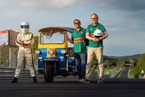 “Siêu xe 3 bánh” Tuk Tuk chạy 31 phút tại Địa Ngục Xanh