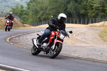 Honda ra mắt chính thức nakedbike CB250 Twister 2016