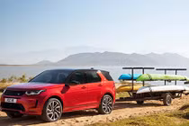 Ra mắt Land Rover Discovery Sport mới từ 935 triệu đồng