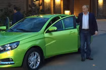 Tổng thống Nga đích thân "test thử" xe giá rẻ Lada Vesta