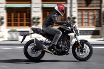 Honda CB300R từ 140 triệu tại Việt Nam "đấu" Yamaha MT-03