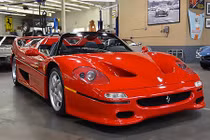 Rao bán siêu xe Ferrari F50 đầu tiên trên thế giới
