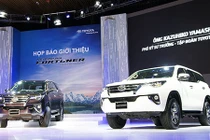Tăng giá từ 34-150 triệu, Toyota Fortuner mới vẫn "hút khách"