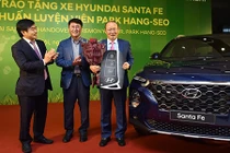 “Soi” Hyundai SantaFe hơn 1 tỷ đồng của HLV Park Hang Seo 
