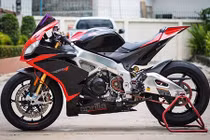Siêu môtô Aprilia RSV4 "hàng độc" tại Sài Gòn