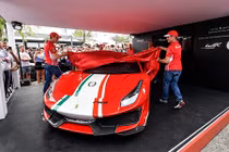 Siêu xe Ferrari 488 Pista ra mắt phiên bản đặc biệt