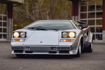 Chi gần 6 tỷ đồng "hồi sinh" Lamborghini Countach LP400 S