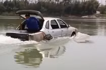 “Thợ vườn” Trung Quốc chế tạo thành công ôtô lội nước