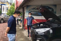 Tấp nập mua xe, bấm biển - thị trường ôtô Việt đảo chiều