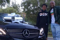 Floyd Mayweather tặng con trai 16 tuổi Mercedes-AMG C450