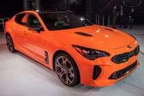 Kia Stinger GTS 2019 bản đặc biệt giá hơn 1 tỷ đồng