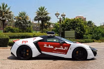 Cảnh sát Abu Dhabi bất ngờ “tậu” thêm siêu xe 74 tỷ