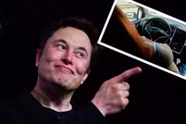 Tesla Model X tự lái để chủ xe đóng "phim người lớn"