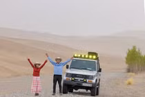 9X Việt cầm lái "ông cụ" Toyota Land Cruiser 1991 xuyên Trung Quốc