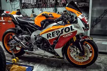 Dân chơi việt chi trăm triệu độ siêu môtô Honda CBR1000RR 