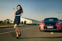 Chân dài thuần phục “thú hoang” Nissan GT-R