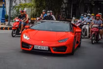 Lamborghini Huracan LP580-2 giá 20 tỷ lăn bánh ở SG