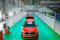 Kia Seltos Deluxe 1.4 thêm màn hình, tăng 10 triệu tại Việt Nam