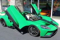 Xe thể thao Ford GT dùng chán bán hơn 30 tỷ đồng