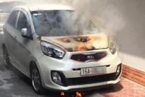 Cận cảnh ôtô Kia Morning cháy động cơ tại Hải Phòng