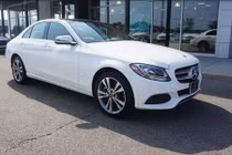 Xe sang Mercedes-Benz C-Class có nguy cơ "rụng" ắc-quy