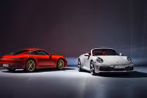 Porsche ra mắt 911 Carrera Coupe/Convertible từ 2,26 tỷ đồng