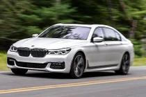 Hàng loạt xe sang BMW 7 Series mới dính án triệu hồi