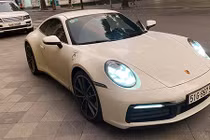 Vợ chồng Cường Đô la "cưỡi" Porsche 911 gần 8 tỷ ra Hà Nội 