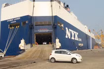 Loạt xe ôtô Toyota nhập khẩu giá rẻ sắp về Việt Nam