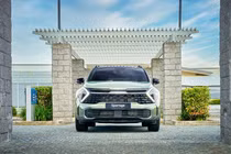 Kia khuyến cáo không nên đỗ Sportage trong nhà vì... sợ cháy nổ