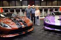 Cặp đôi sở hữu nhiều siêu xe Dodge Viper nhất trên thế giới