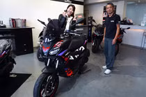 Aprilia SR GT 200 mới từ 106 triệu đồng, thách thức Honda ADV