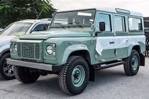 Dân chơi Việt tậu Land Rover Defender tiền tỷ, "hàng hiếm" 