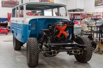 Toyota Land Cruiser đồng nát hồi sinh bắt mắt