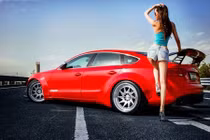 Chân dài Châu Á "hút hồn" xe sang thể thao Audi A7 