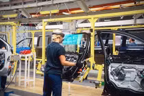 Microsoft đang làm thay đổi quy trình sản xuất xe ôtô