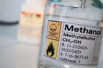 Có thể tử vong nếu rửa vết thương từ cồn y tế giả