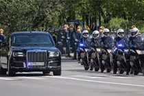 Siêu xe sang limousine chở Tổng thống Putin tại lễ nhậm chức