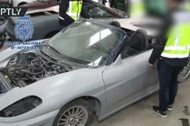 "Tóm sống" 14 siêu xe Ferrari và Lamborghini rởm