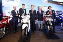 Xe máy Honda Wave 125i mới “chốt giá” 38,4 triệu đồng