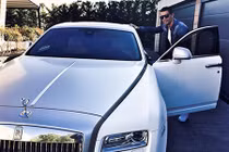 Cristiano Ronaldo khoe SUV siêu sang Rolls-Royce Cullinan mới
