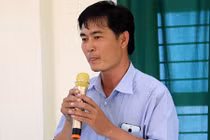 Xúc phạm thầy giáo vì chiếc quần: Vợ lánh mặt, chồng tới xin lỗi