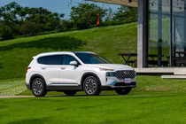 Cận cảnh Hyundai SantaFe Hybrid 2023 tại Việt Nam, giảm 40 triệu đồng