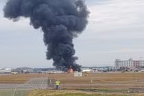 Máy bay ném bom từ thời Thế chiến II Boeing B-17 rơi tại sân bay Mỹ