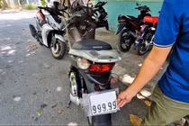 Đại gia Việt chi 2,68 tỷ tậu biển số xe máy 50AA-999.99