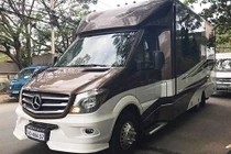 Nhà di động Mercedes giá 8 tỷ đồng lăn bánh tại Hà Nội 