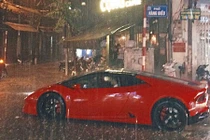 Làm gì khi ôtô của bạn ngập nước trong mùa mưa bão?