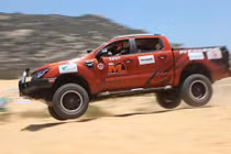 Nóng như rang tại giải đua xe địa hình trên cát 2015