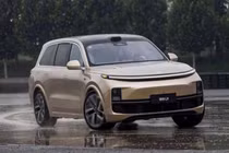 Li Auto L9 tự gây tai nạn vì nhầm biển quảng cáo là xe thật