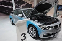 BMW vén màn 330e phiên bản chạy điện